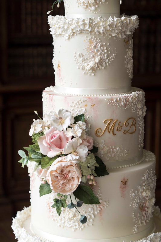 Elegant wedding cake design detail by Cheshire wedding cake maker, Suzanne Thorp